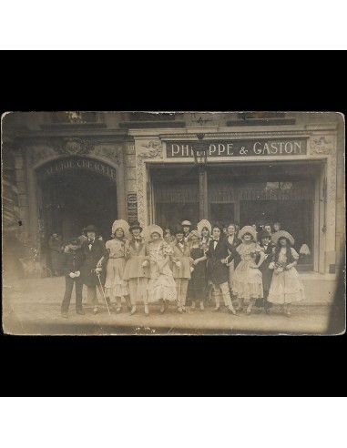 Philippe et Gaston - La Sainte-Catherine à la maison de couture, 120 avenue des Champs-Elysées à Paris (circa 1922-1925) acheter