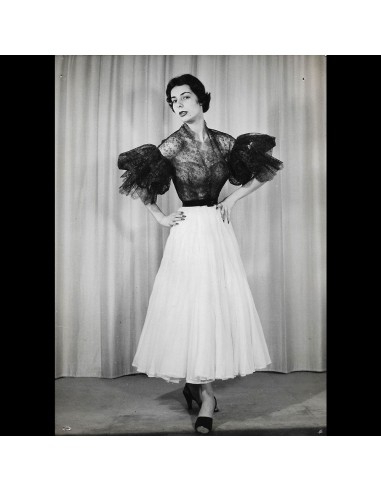 Maggy Rouff - Robe de cocktail en organdi et dentelle (1952) Profitez des Offres !