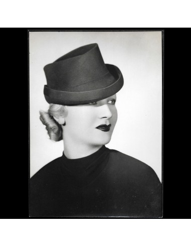 Suzy - Chapeau porté par Miss paris 1935, tirage d'Isabey 50-70% off 