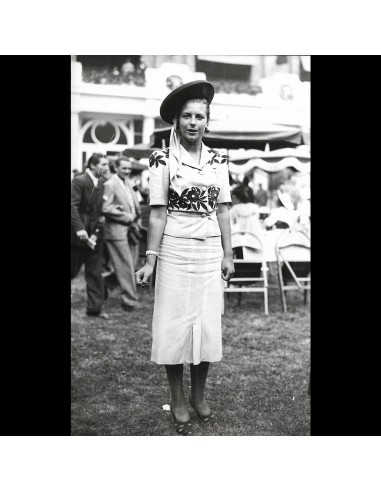 Elégante, la mode aux courses à Deauville, photographie de France Presse (1938) Venez acheter