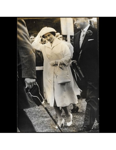 Princess Margaret portant un chapeau blanc au Derby d'Epson (1956) vous aussi creer 